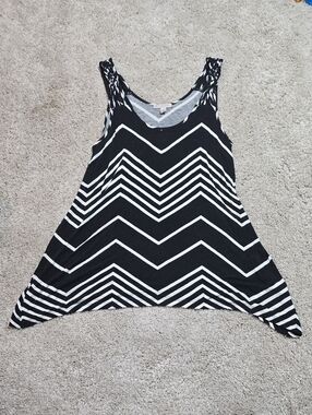Christopher & Banks Black and White Chevron Tank